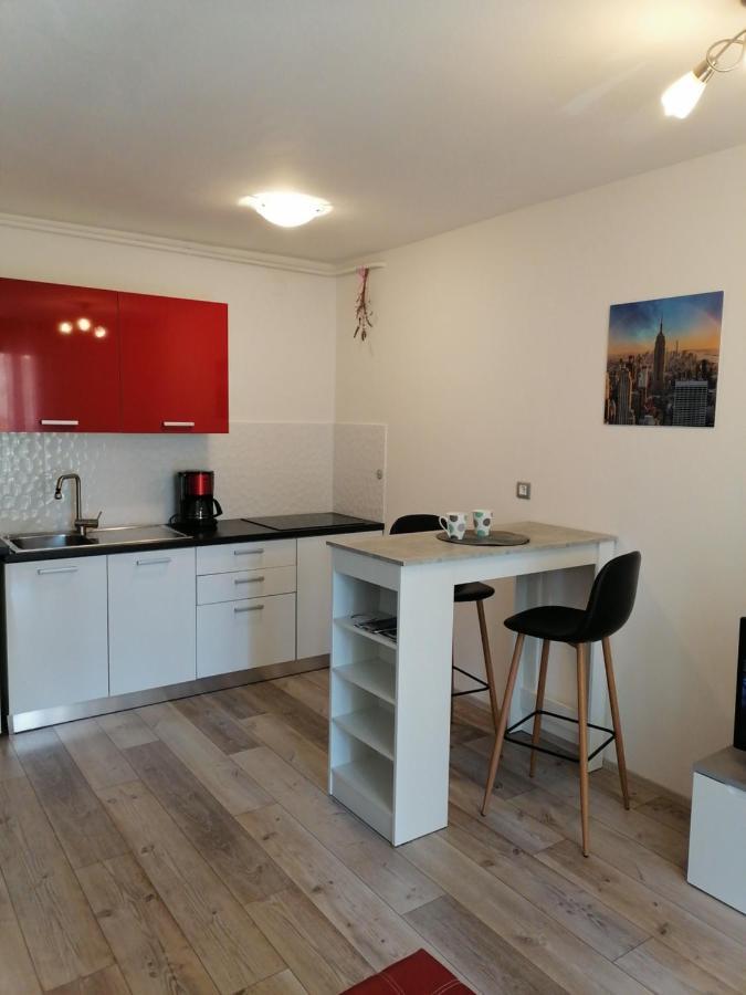 Apartman Ester Пула Екстериор снимка