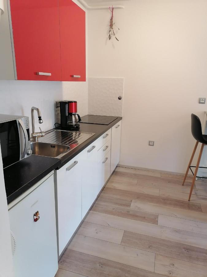 Apartman Ester Пула Екстериор снимка