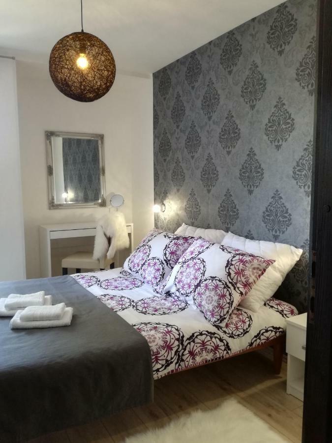 Apartman Ester Пула Екстериор снимка