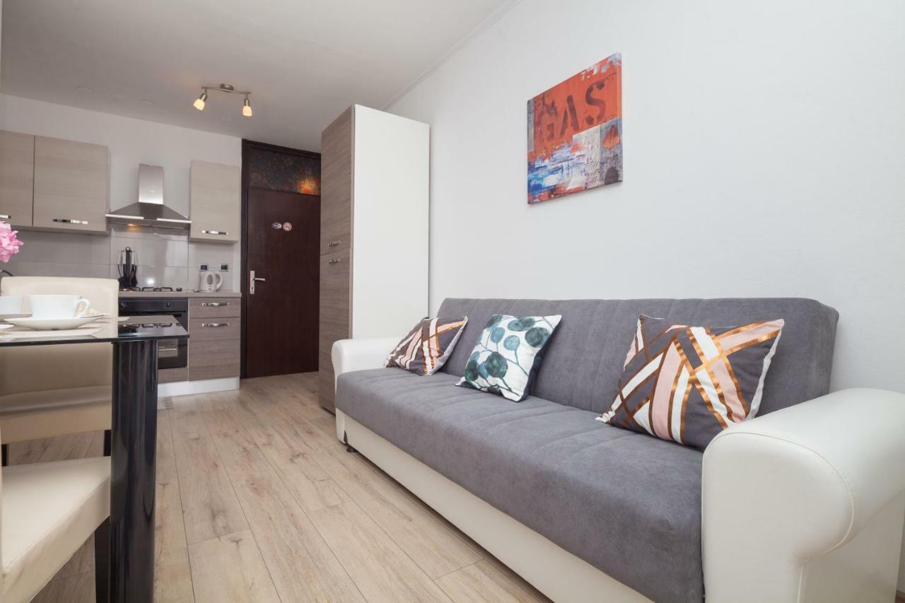 Apartman Ester Пула Екстериор снимка