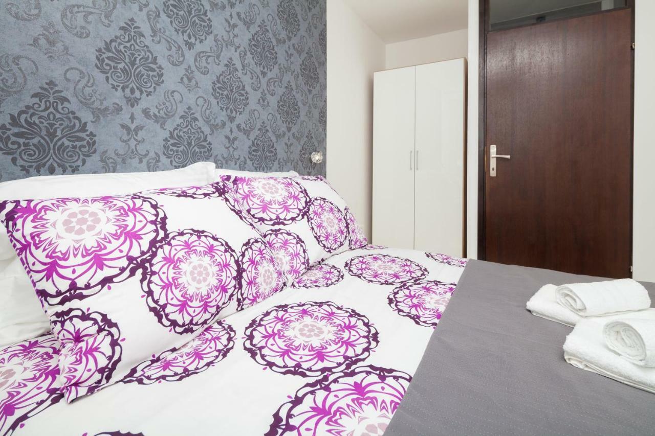 Apartman Ester Пула Екстериор снимка