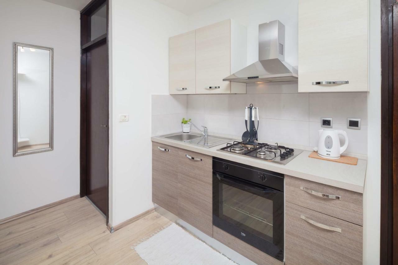 Apartman Ester Пула Екстериор снимка