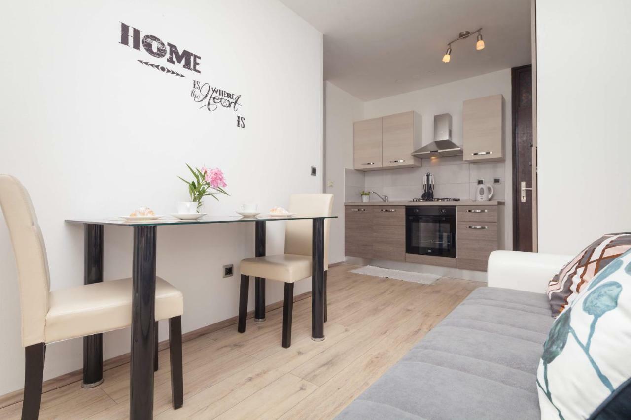 Apartman Ester Пула Екстериор снимка