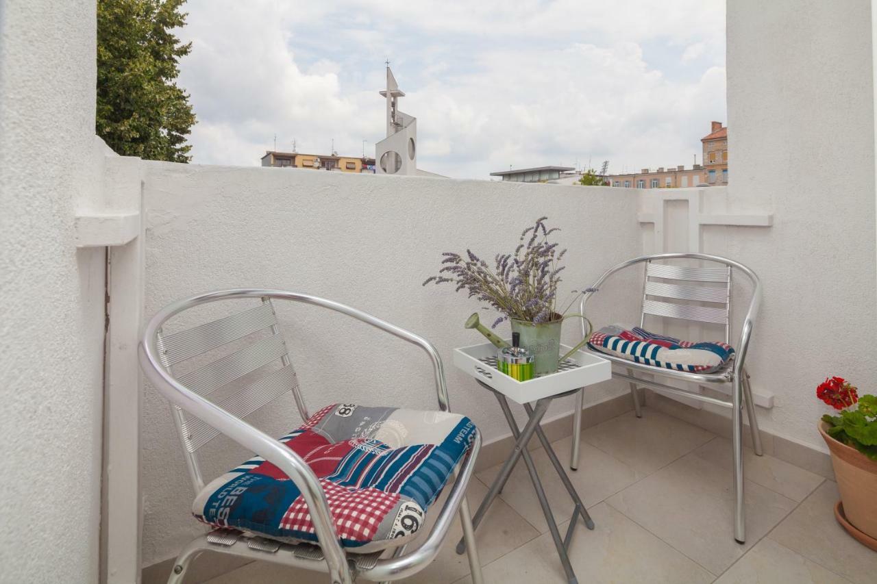 Apartman Ester Пула Екстериор снимка