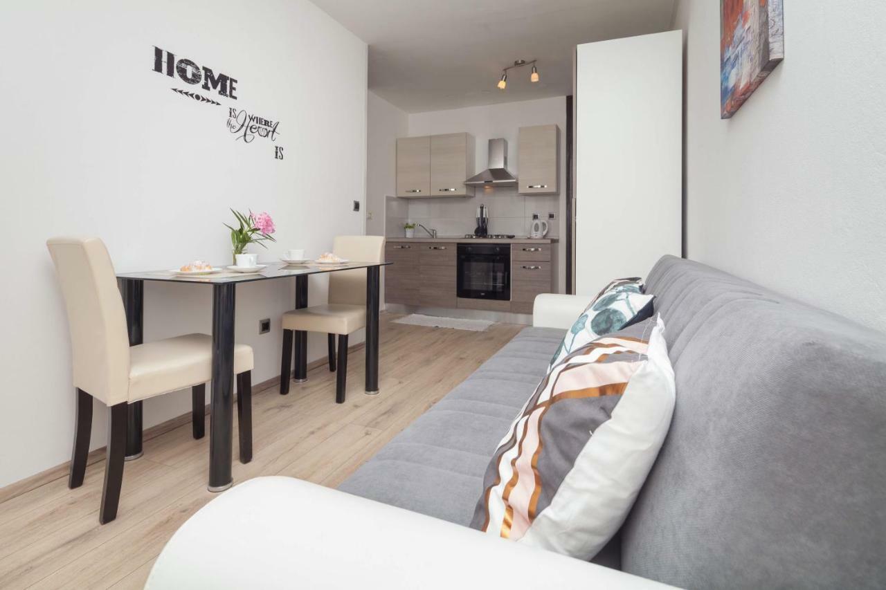 Apartman Ester Пула Екстериор снимка
