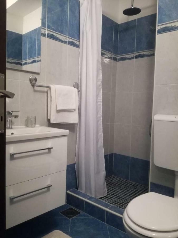 Apartman Ester Пула Екстериор снимка