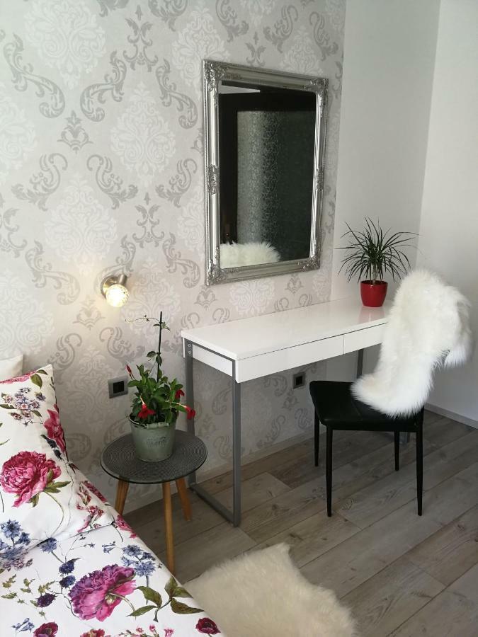 Apartman Ester Пула Екстериор снимка