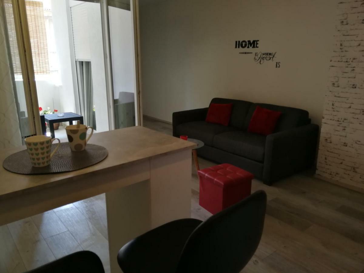 Apartman Ester Пула Екстериор снимка