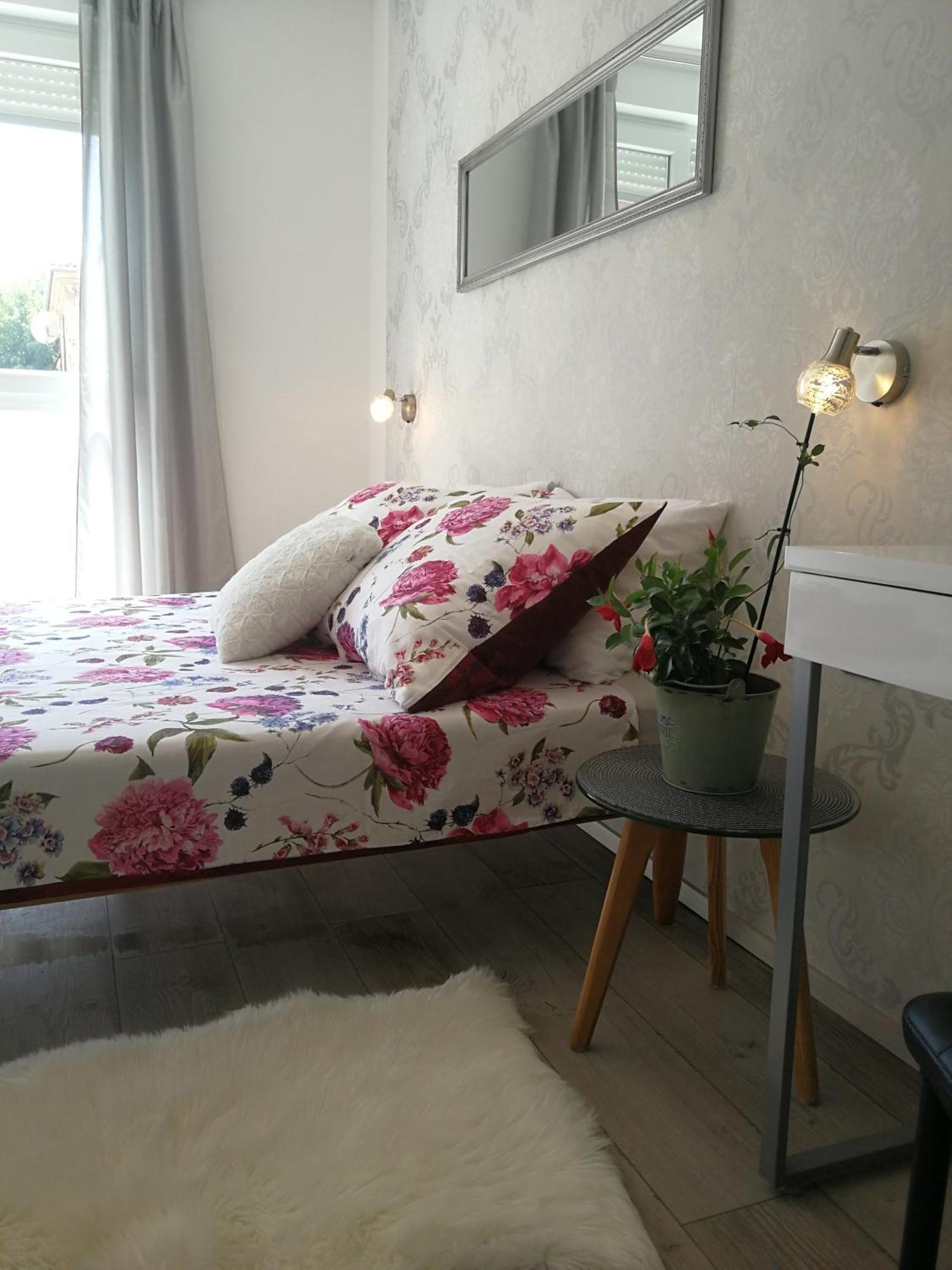 Apartman Ester Пула Екстериор снимка