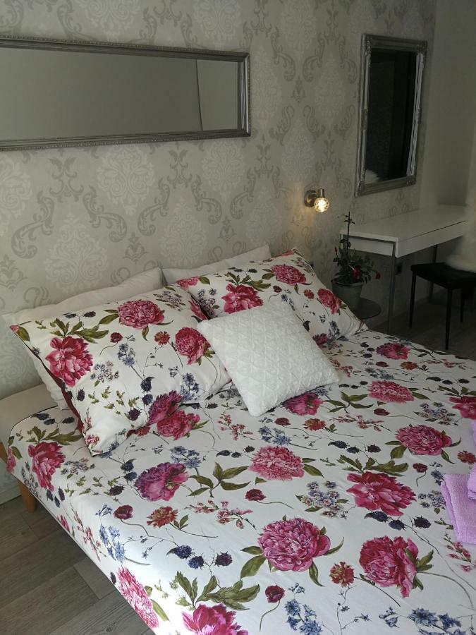 Apartman Ester Пула Екстериор снимка